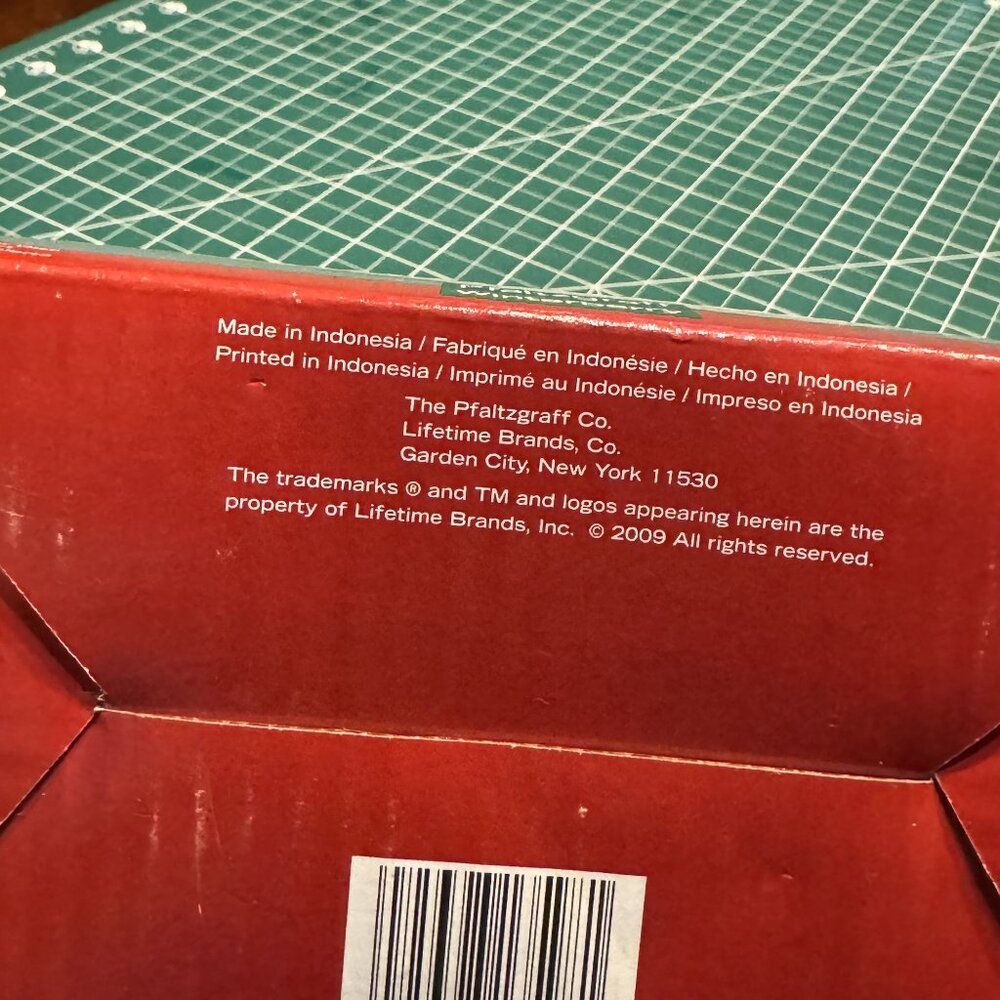 Pfaltzgraff Winterberry Covered Butter Dish Holiday Design Ceramic - Picture 3 of 5